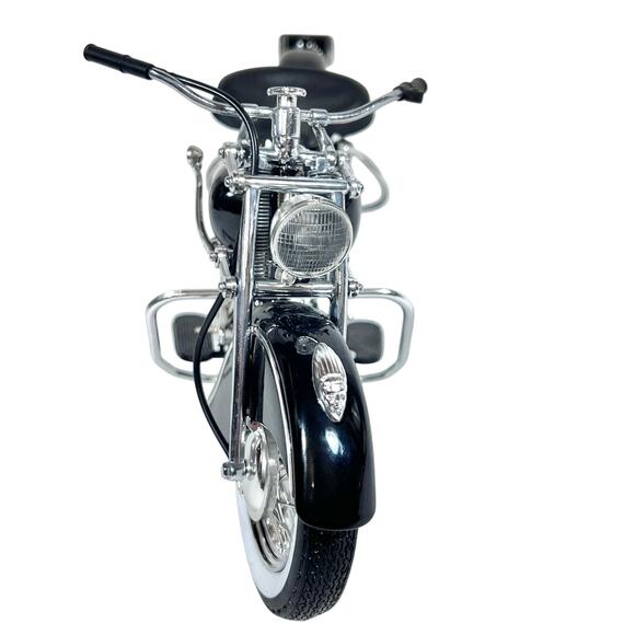 Guiloy 1948 Indian Chief Motorcycle 1/10 Scale Diecast Model Bike Black Chrome - Picture 5 of 16